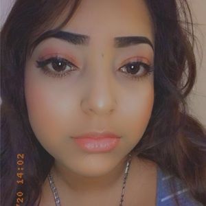 Meet your Posher, Kenia